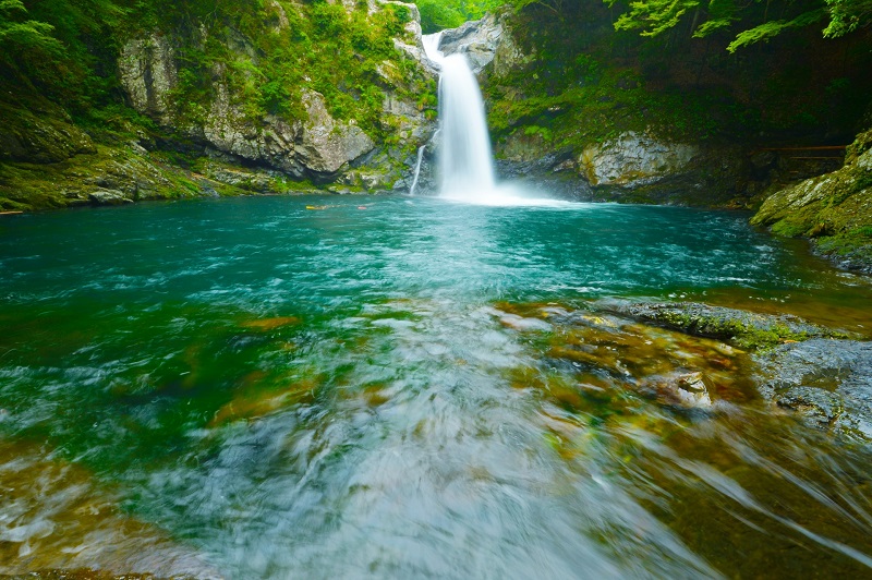 清納の滝