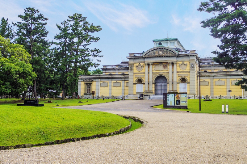 奈良国立博物館