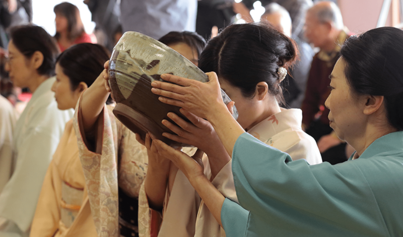 西大寺の新春大茶盛式