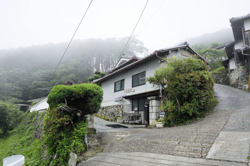 cafe＆民泊 母屋・森本